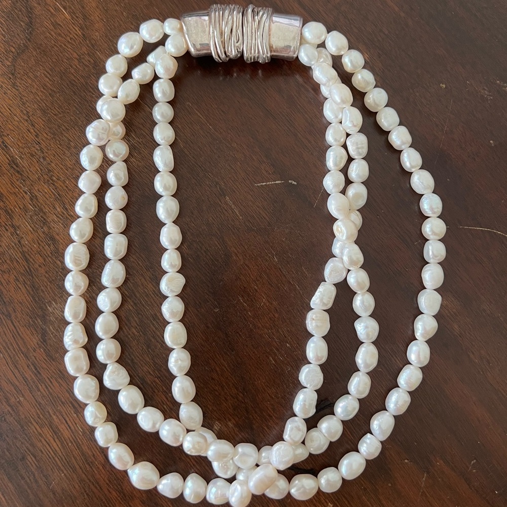 Elegant Pearl Necklace with 925 Silver Clasp